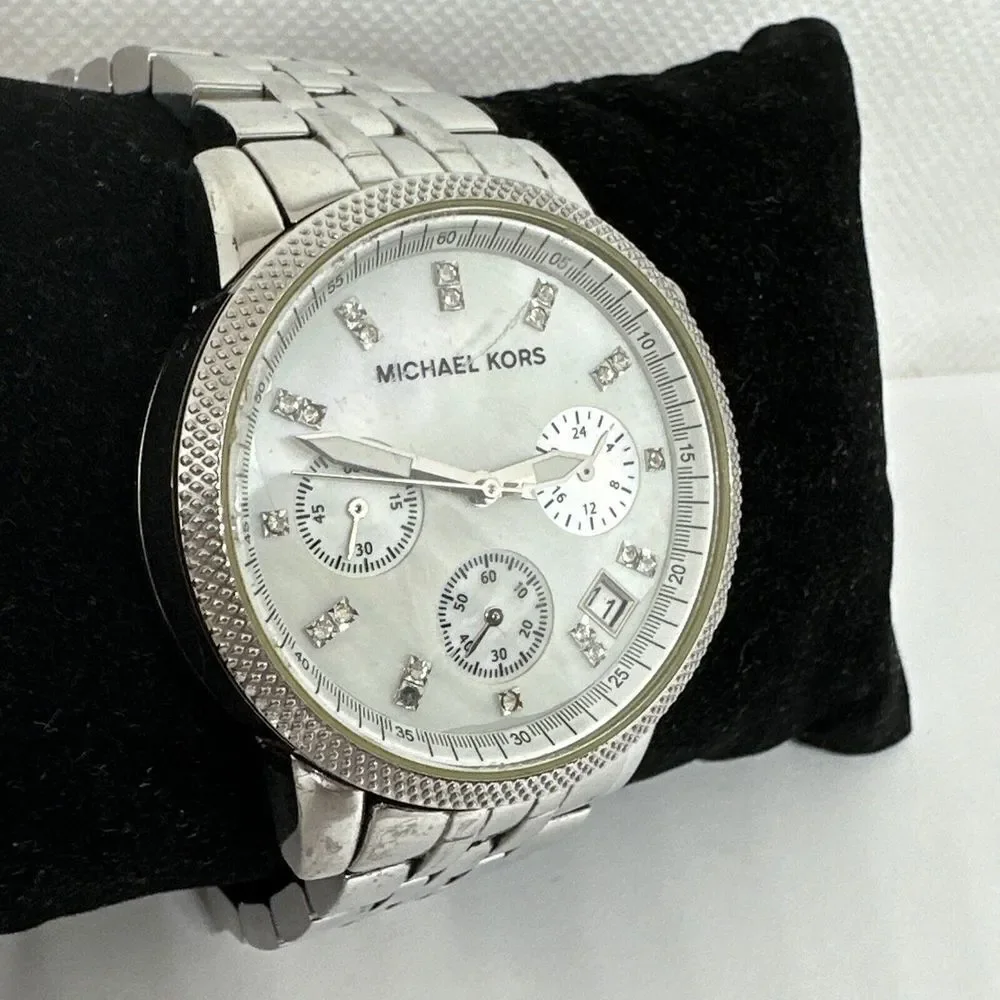 Michael Kors MK5020 Women's Silver Stainless Steel Analog Dial Wrist Watch NUL54